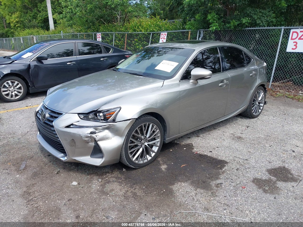 2017 LEXUS IS 200T · 2/11
