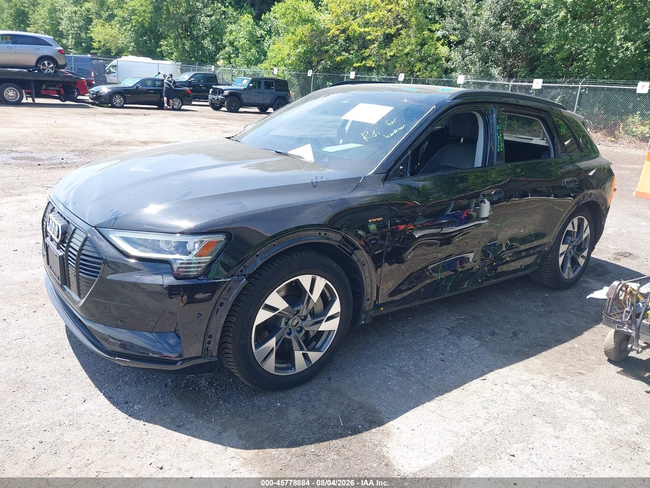 2021 AUDI E-TRON PREMIUM QUATTRO · 2/6