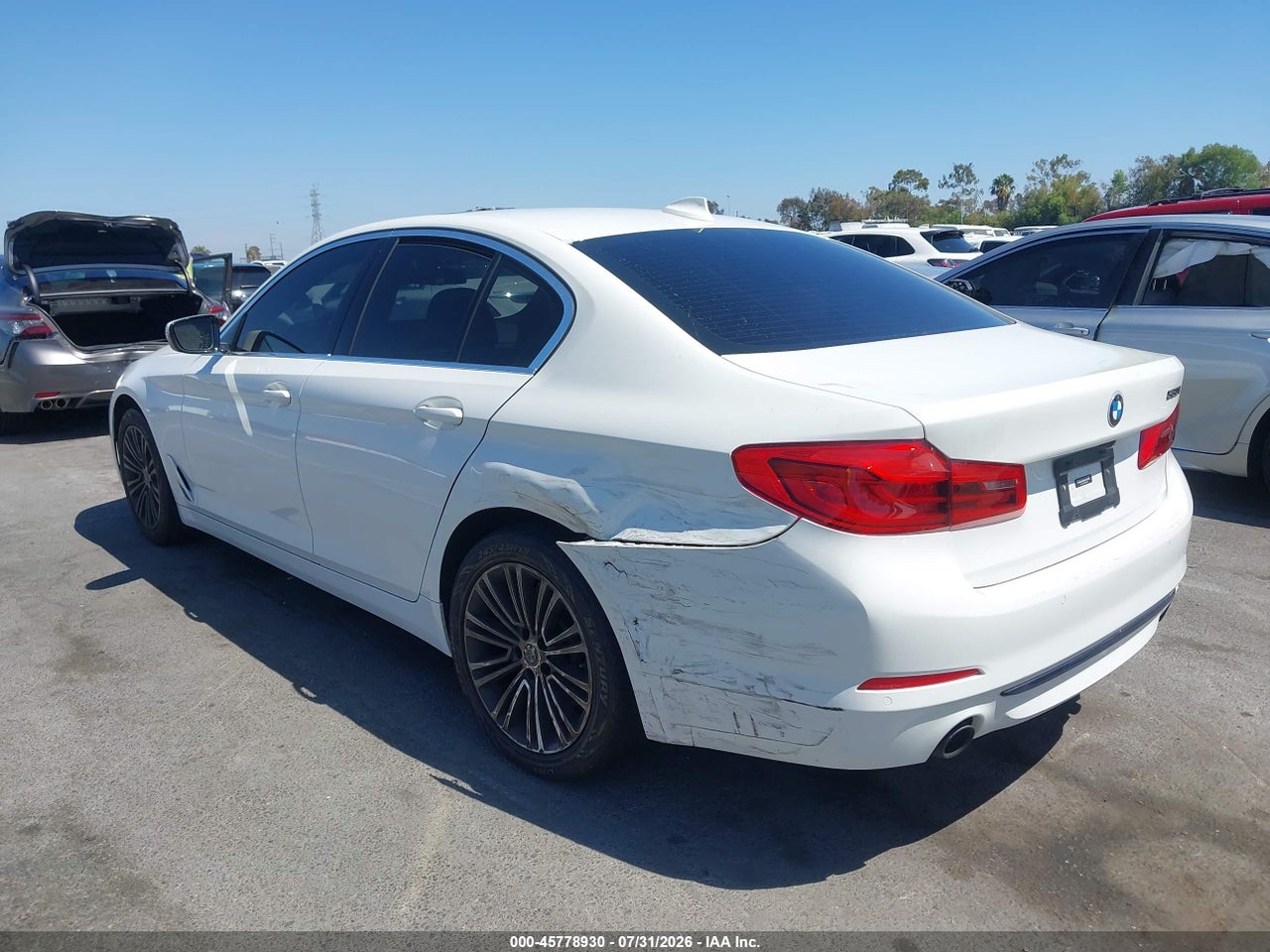 2019 BMW 530I · 3/10