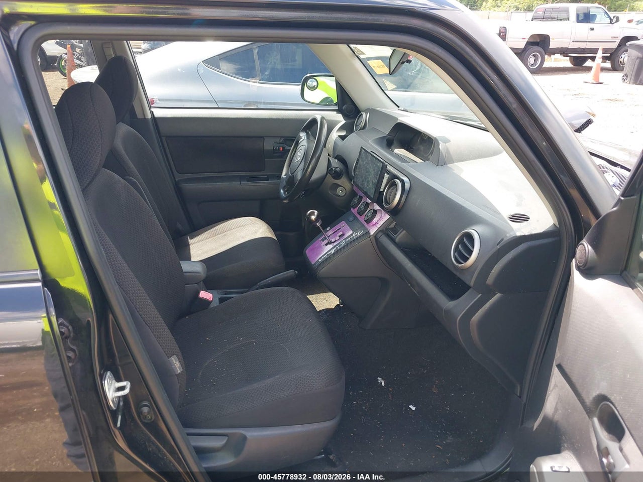 2010 SCION XB   · 5/10