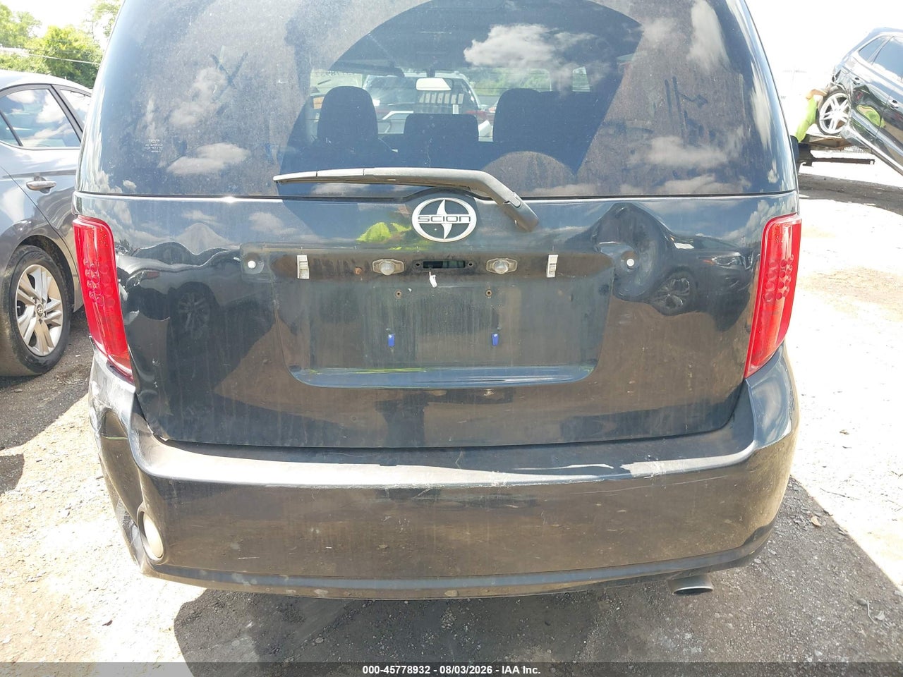 2010 SCION XB   · 6/10