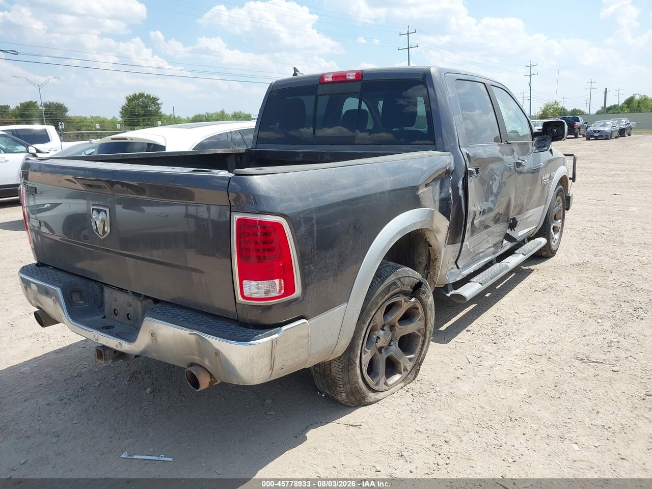 2016 RAM 1500 LARAMIE · 4/11