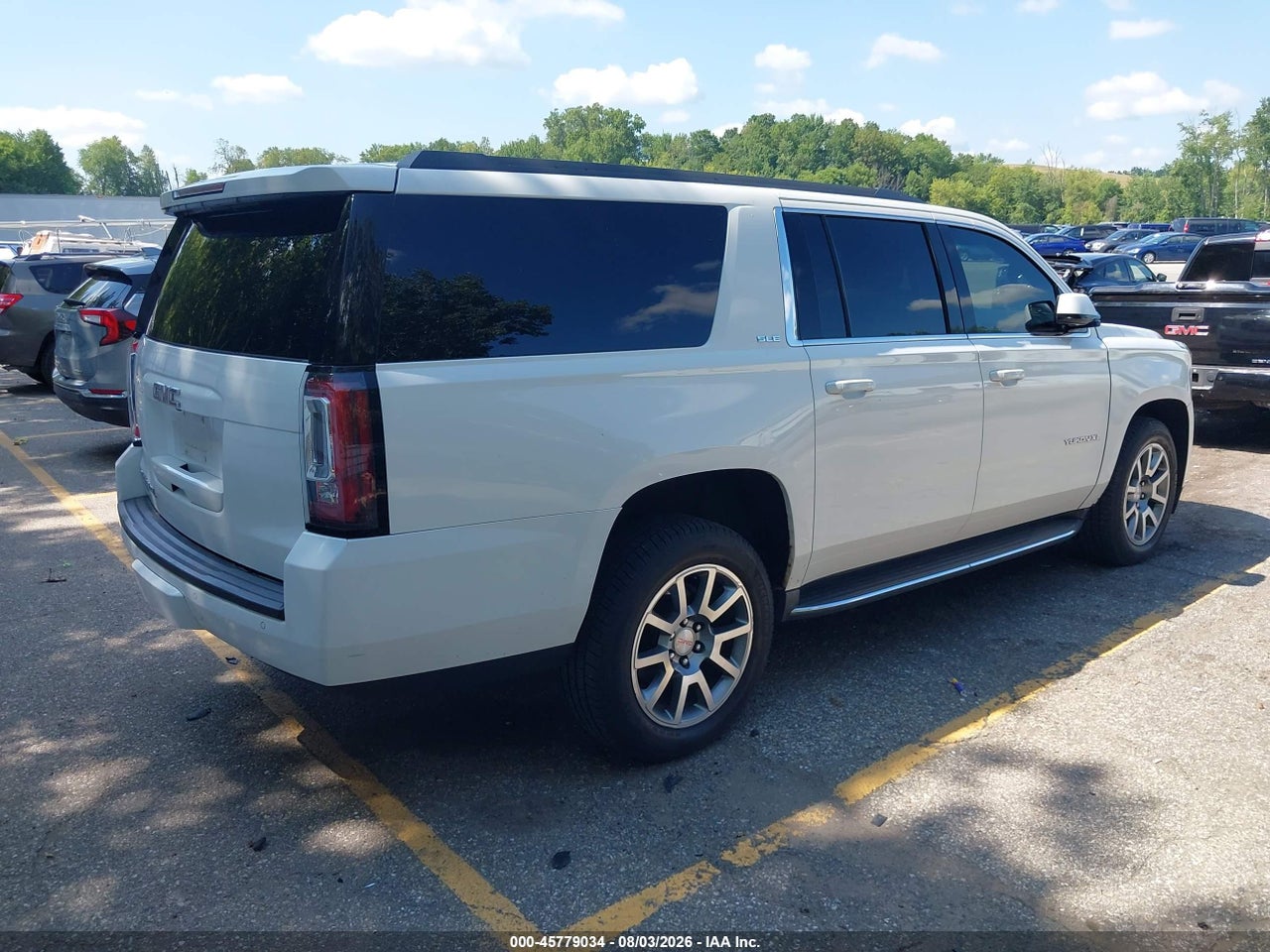 1GKS2FKC3GR****** · 2016 GMC YUKON XL SLE · 4/11