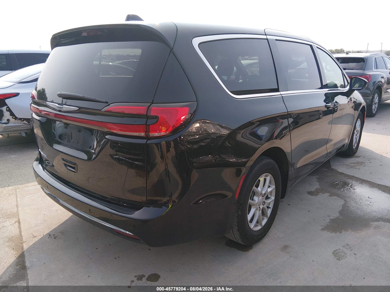 2026 CHRYSLER PACIFICA SELECT · 4/11