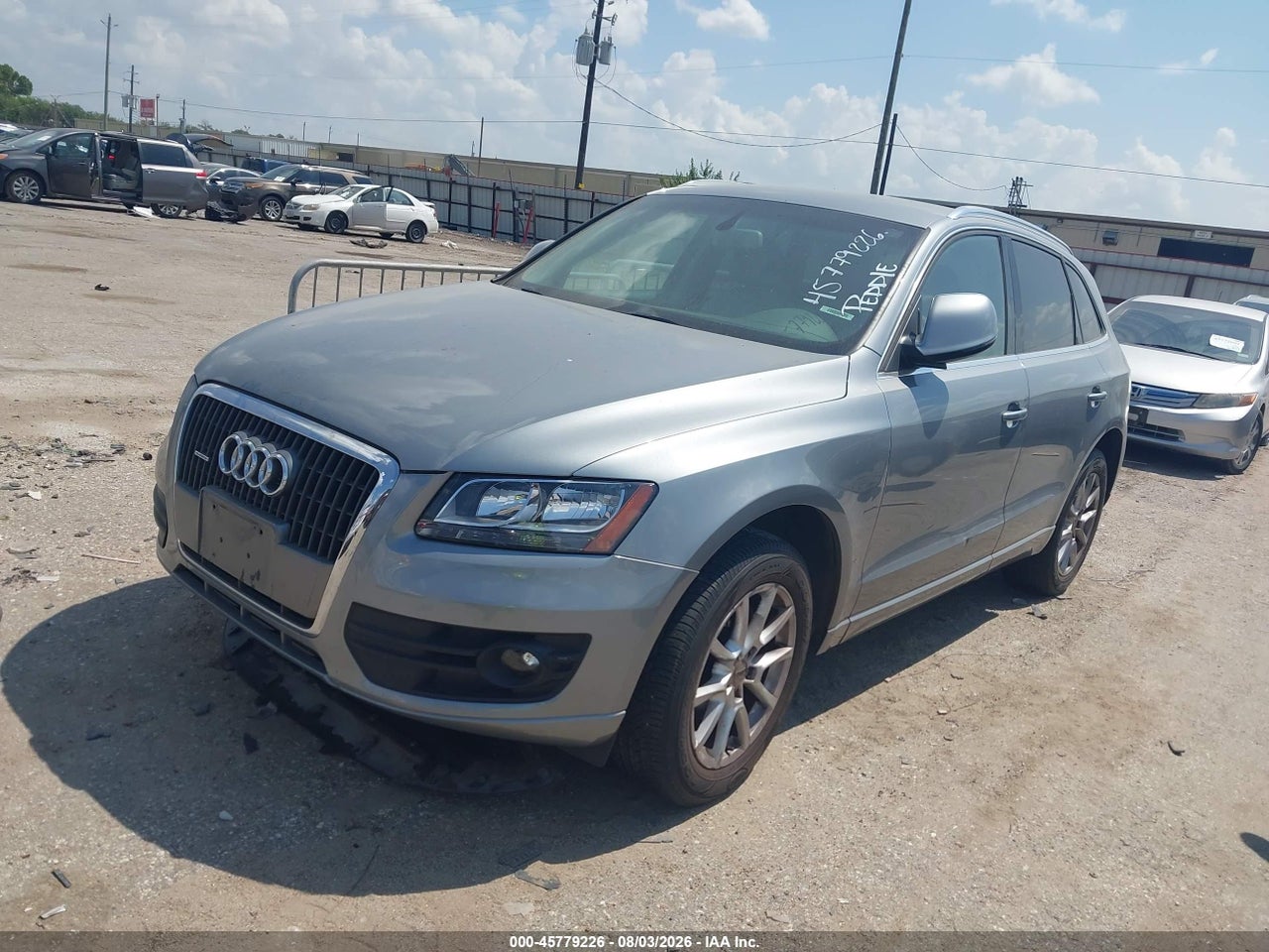 2011 AUDI Q5 2.0T PREMIUM · 2/11