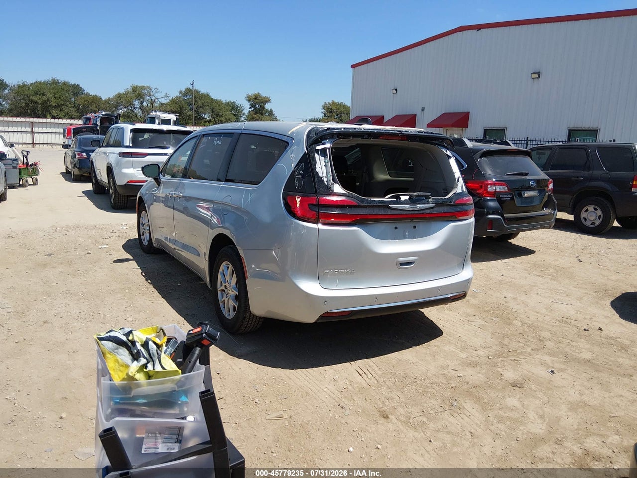 2024 CHRYSLER PACIFICA TOURING L · 3/11