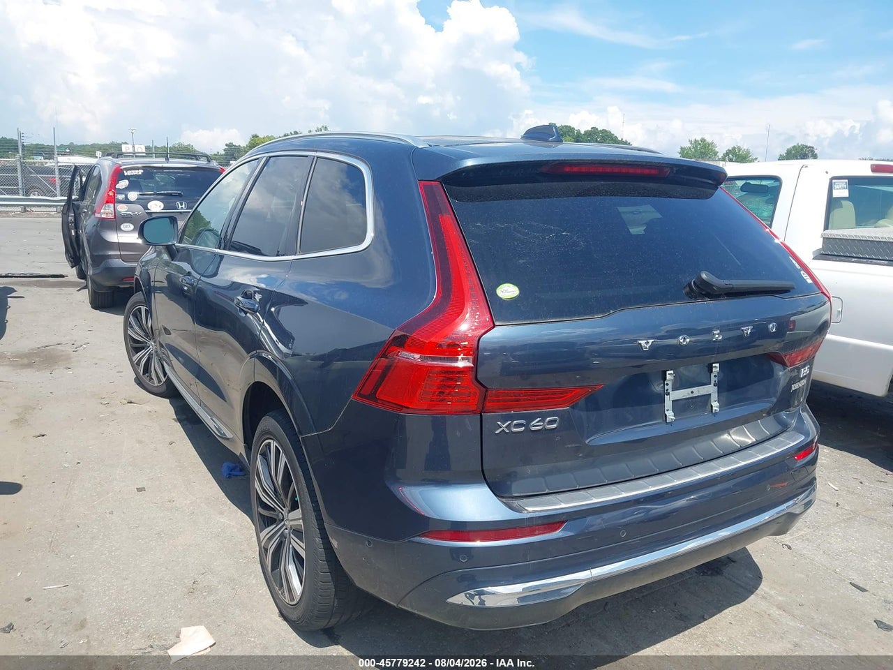 2023 VOLVO XC60 B5 PLUS BRIGHT THEME · 3/11