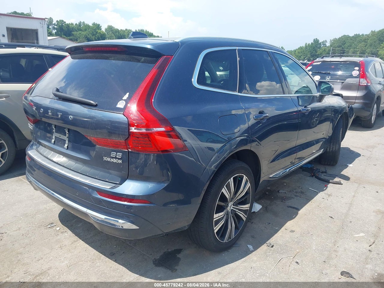 2023 VOLVO XC60 B5 PLUS BRIGHT THEME · 4/11