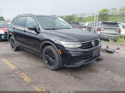 3VV8B7AX4NM****** · 2022 VOLKSWAGEN TIGUAN 2.0T SE R-LINE BLACK