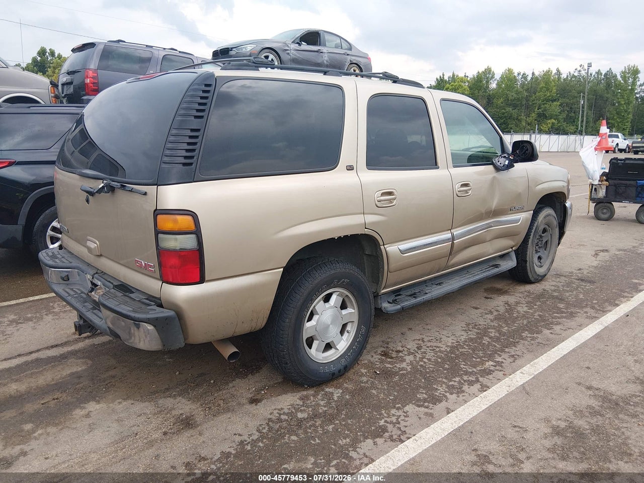 2005 GMC YUKON SLT · 4/11