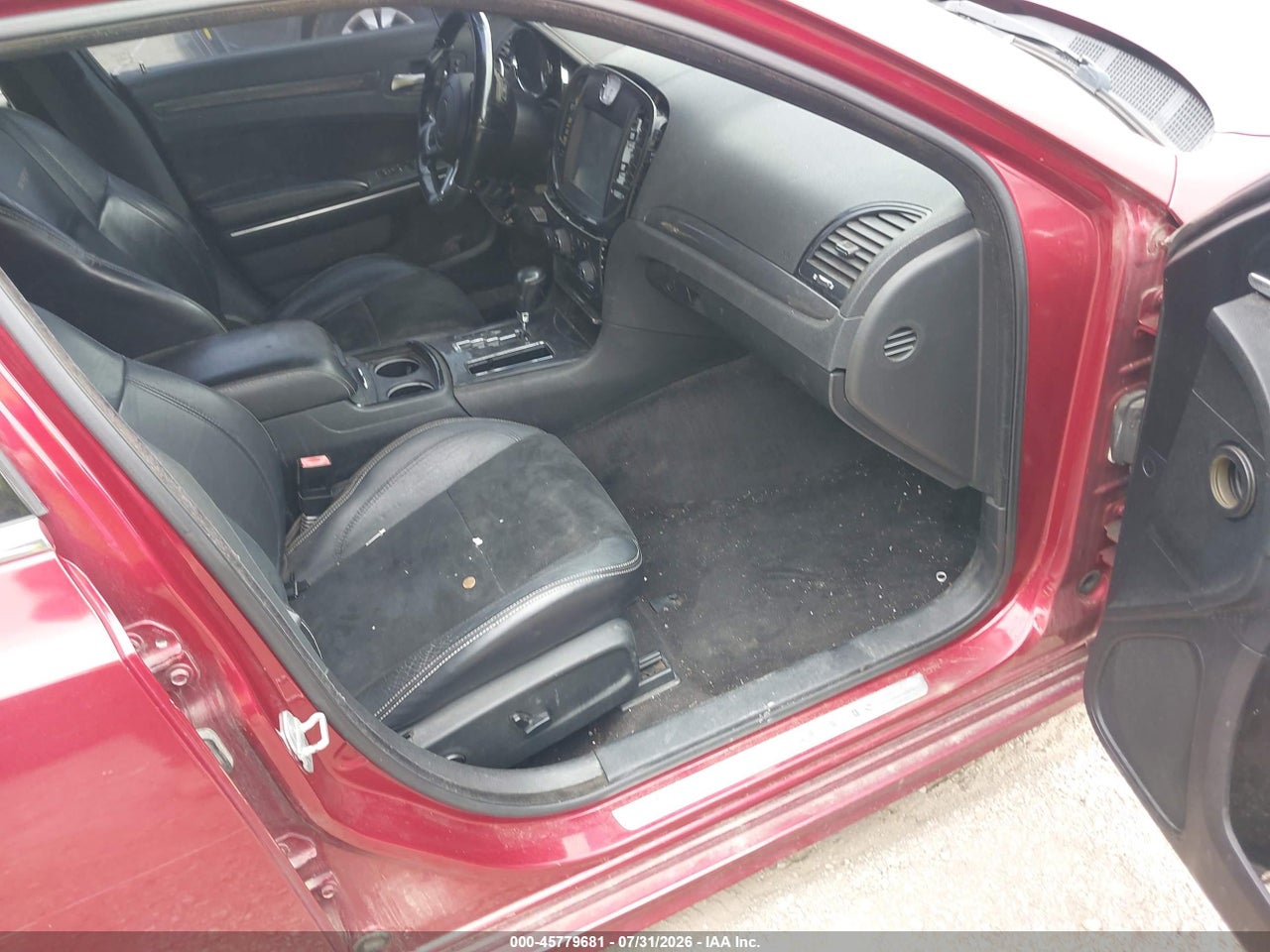 2012 CHRYSLER 300 SRT8 · 5/11