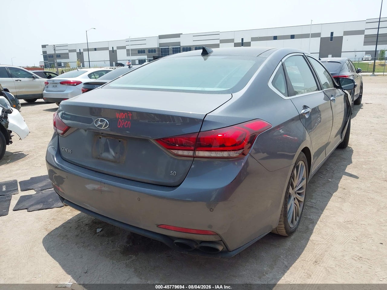 2015 HYUNDAI GENESIS 5.0 · 4/10
