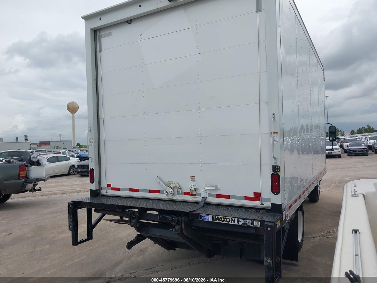2024 ISUZU NPR HD · 4/4