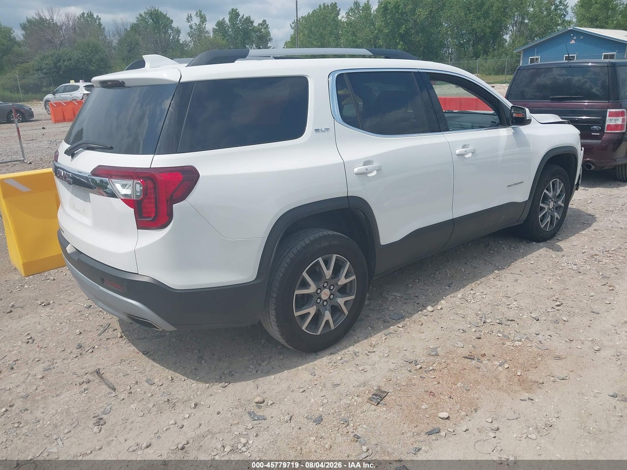 2023 GMC ACADIA FWD SLT · 4/11