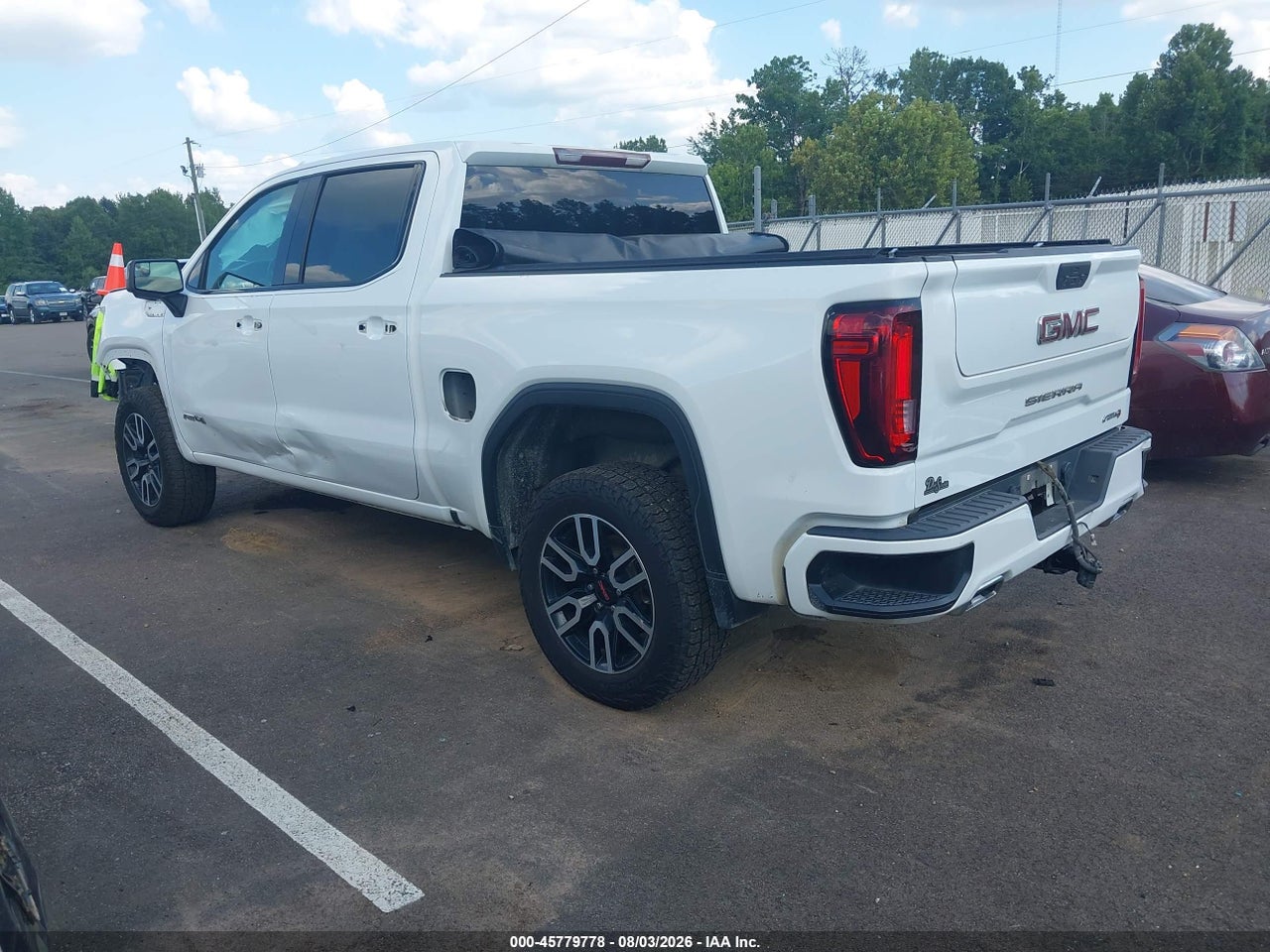 2021 GMC SIERRA 1500 4WD  SHORT BOX AT4 · 3/11