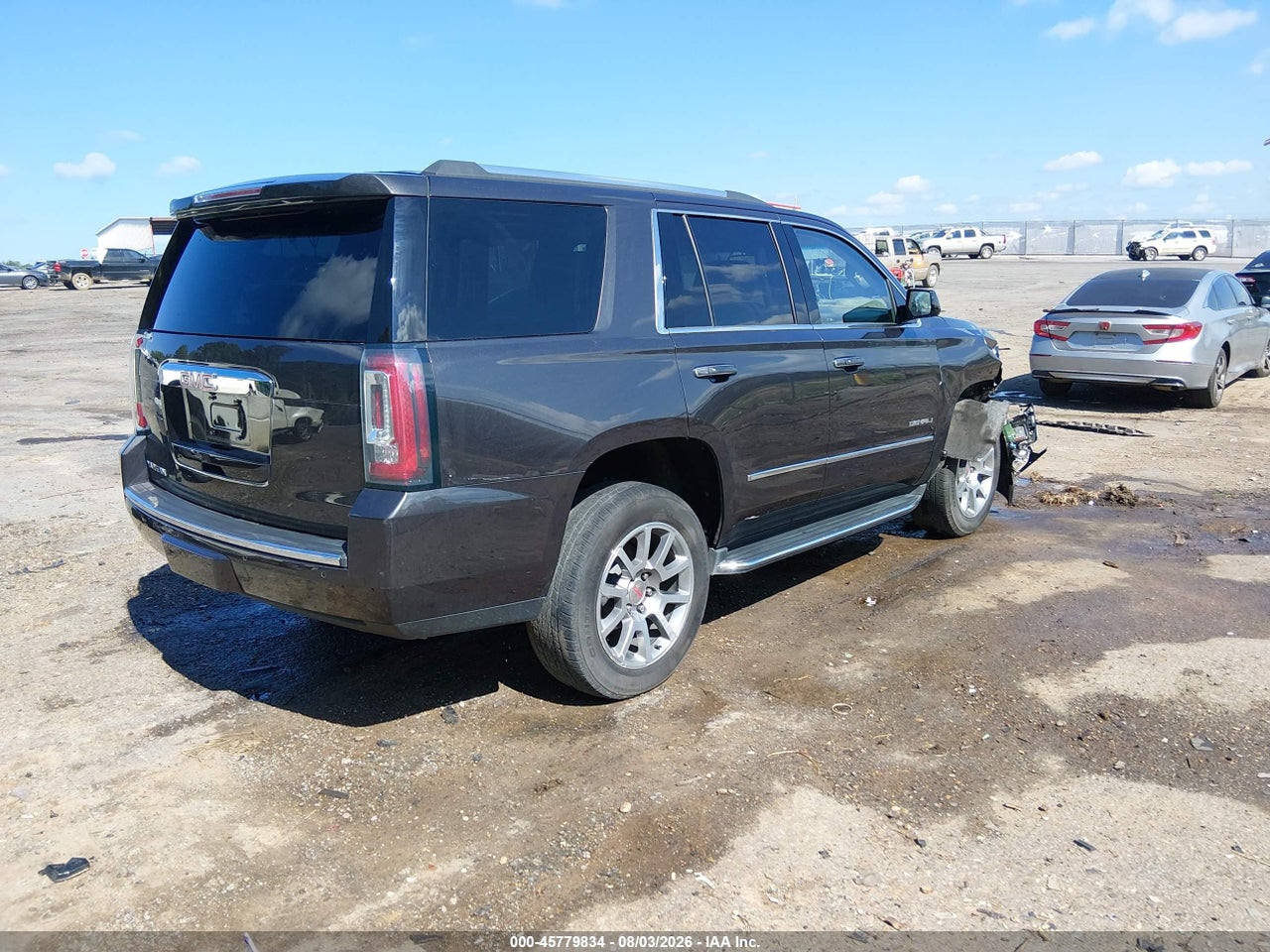 2017 GMC YUKON DENALI · 4/11