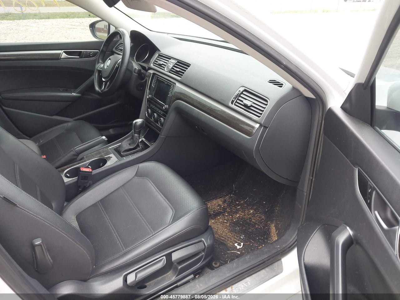 2016 VOLKSWAGEN PASSAT 1.8T SE · 5/11