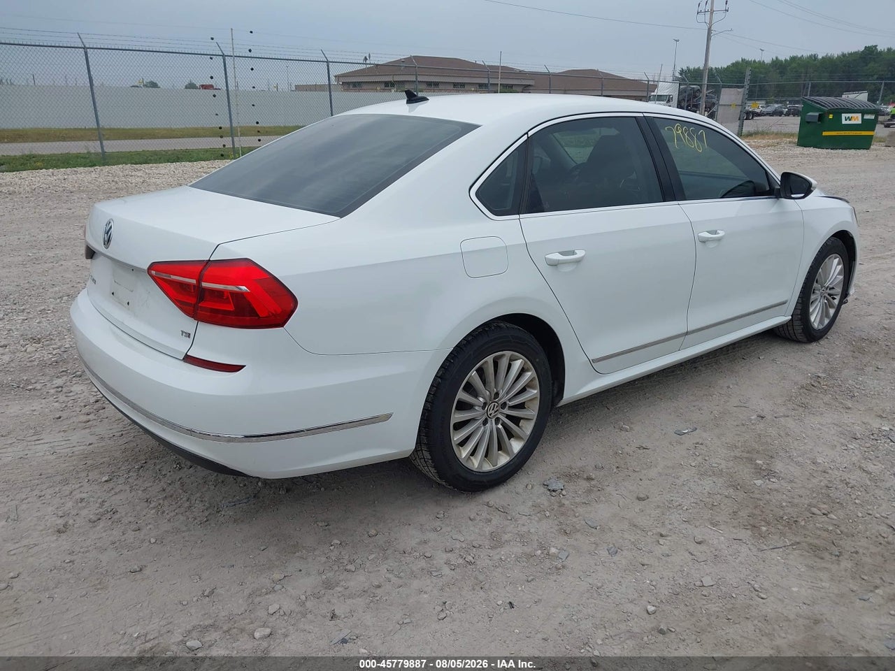 2016 VOLKSWAGEN PASSAT 1.8T SE · 4/11
