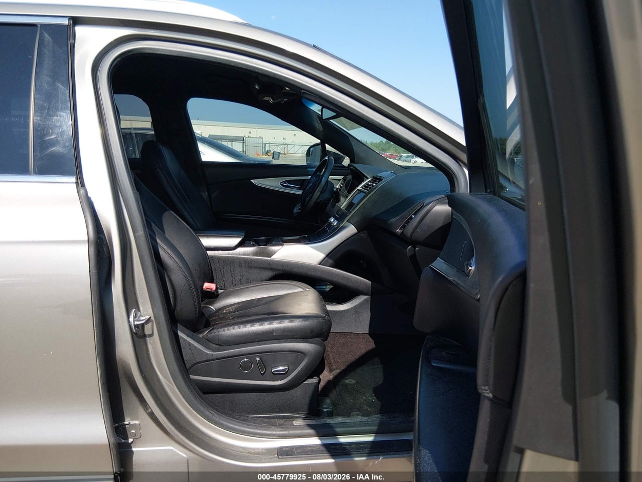 2016 LINCOLN MKX PREMIERE · 5/11