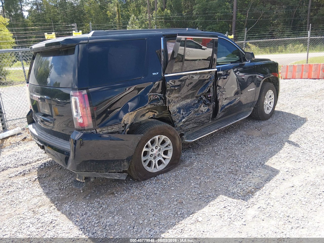 2016 GMC YUKON SLT · 4/11