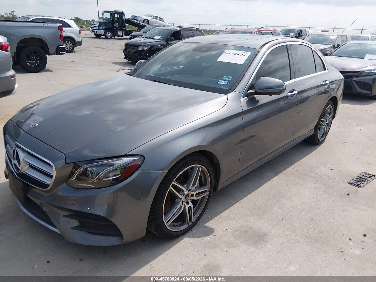 2019 MERCEDES-BENZ E 300 · 2/11