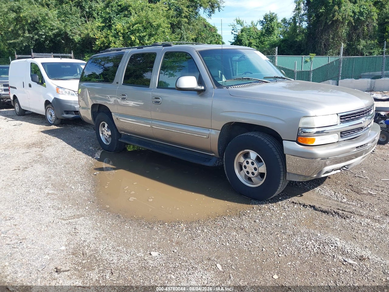 3GNFK16T81G****** · 2001 CHEVROLET SUBURBAN 1500 LT