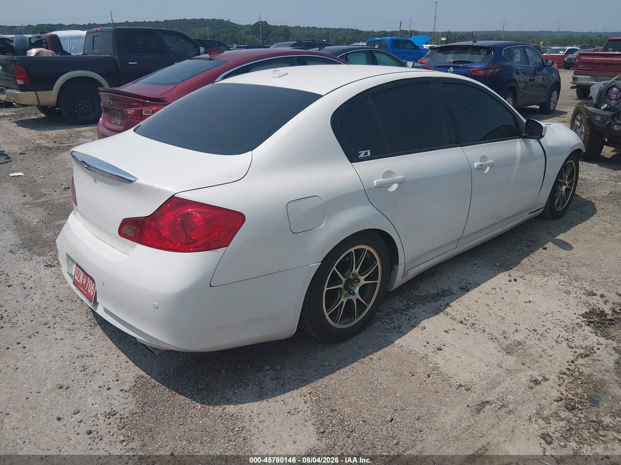 2011 INFINITI G37 JOURNEY · 4/8