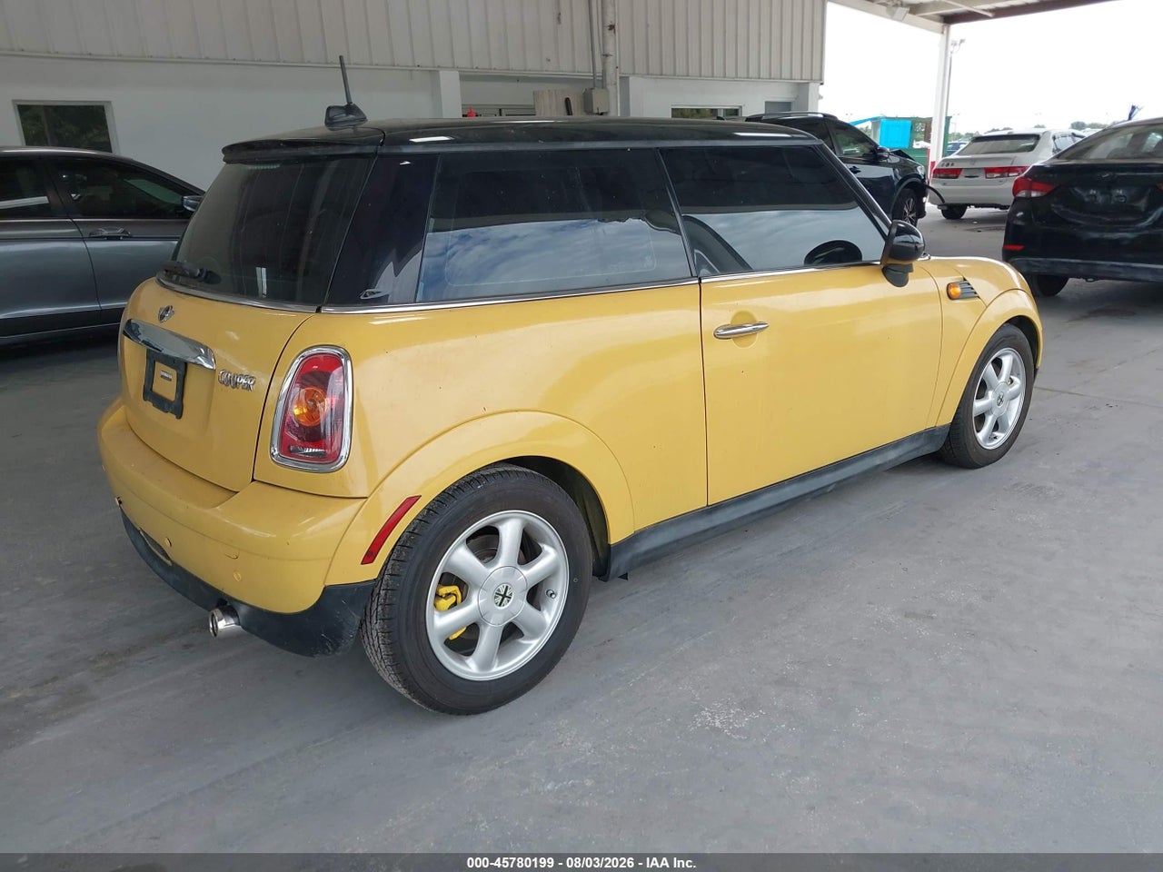 2009 MINI COOPER   · 4/11