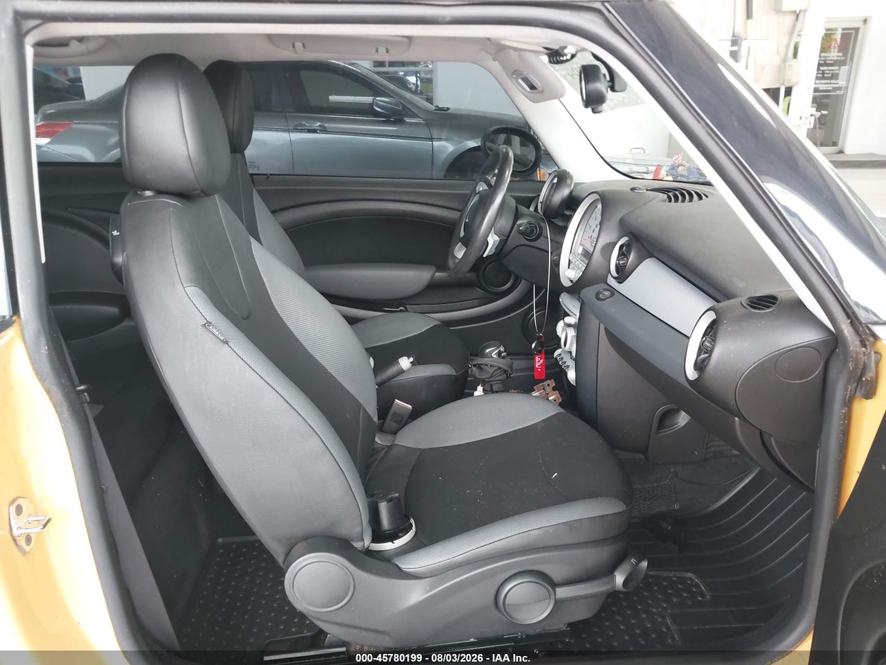 2009 MINI COOPER   · 5/11