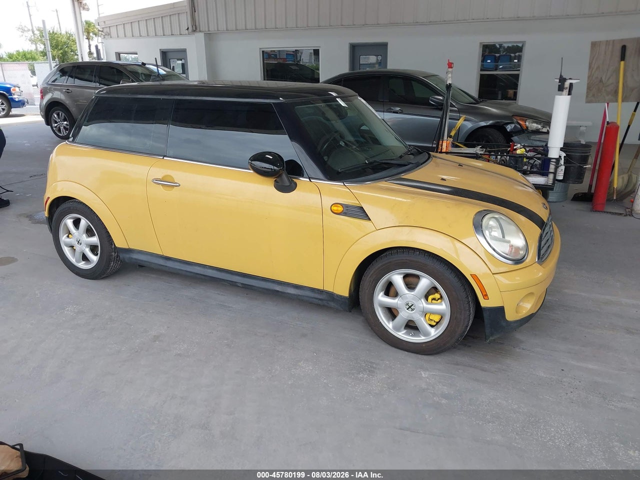 WMWMF33539T****** · 2009 MINI COOPER