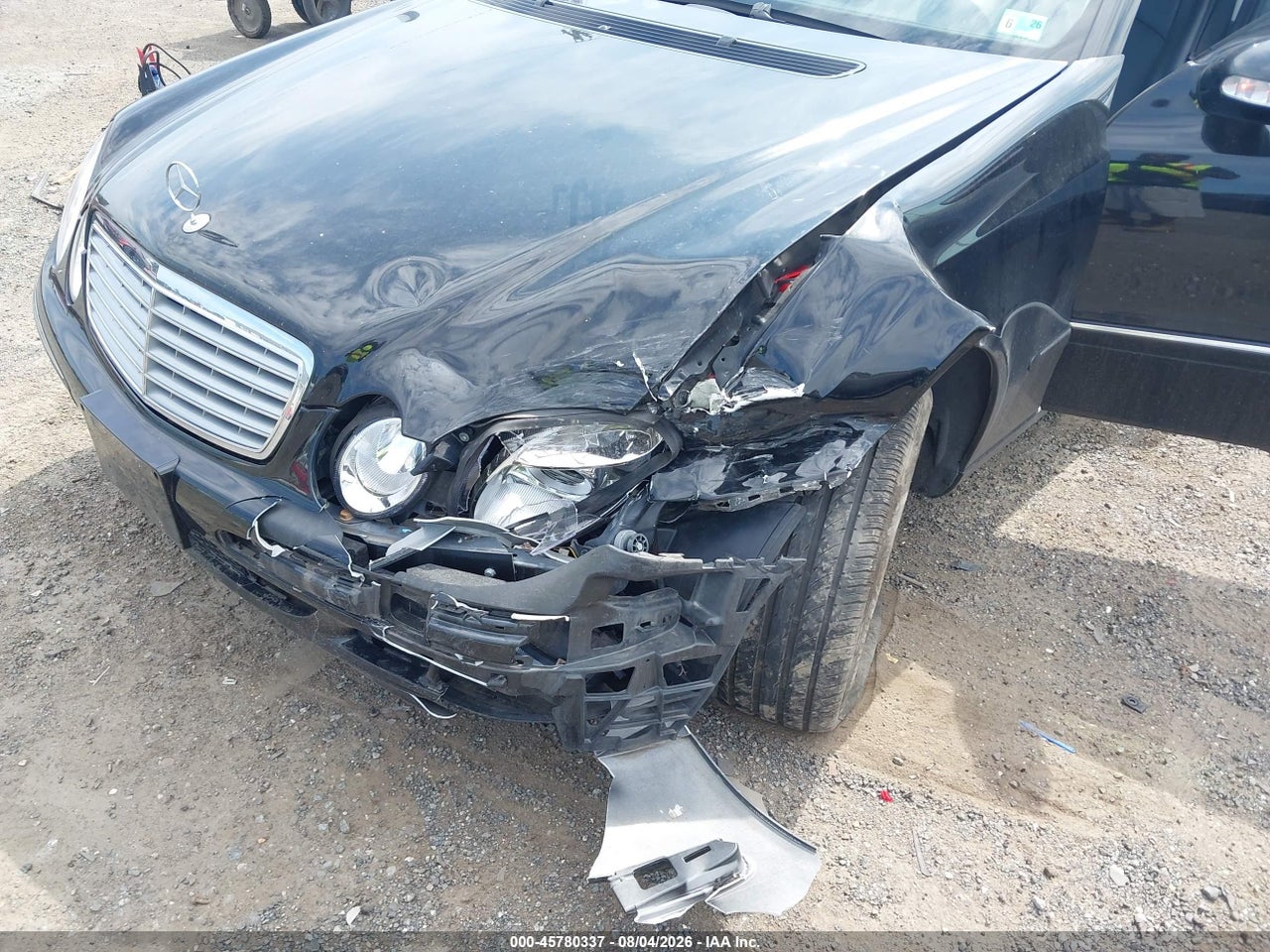 2004 MERCEDES-BENZ E 320   · 6/11