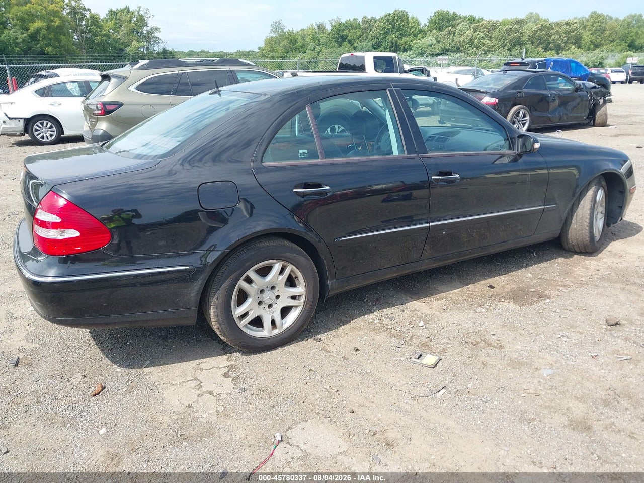 2004 MERCEDES-BENZ E 320   · 4/11