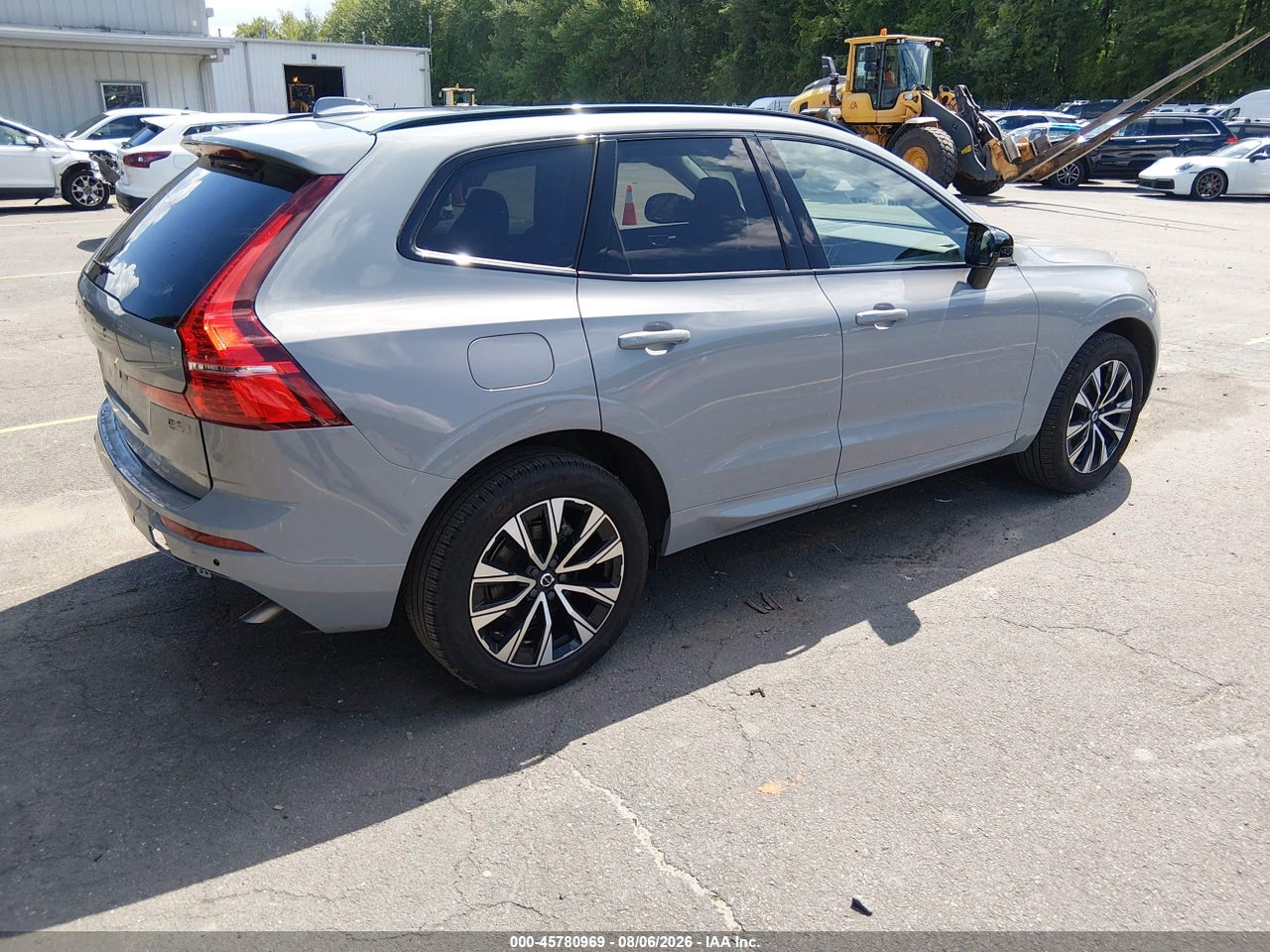 2025 VOLVO XC60 B5 CORE · 4/11