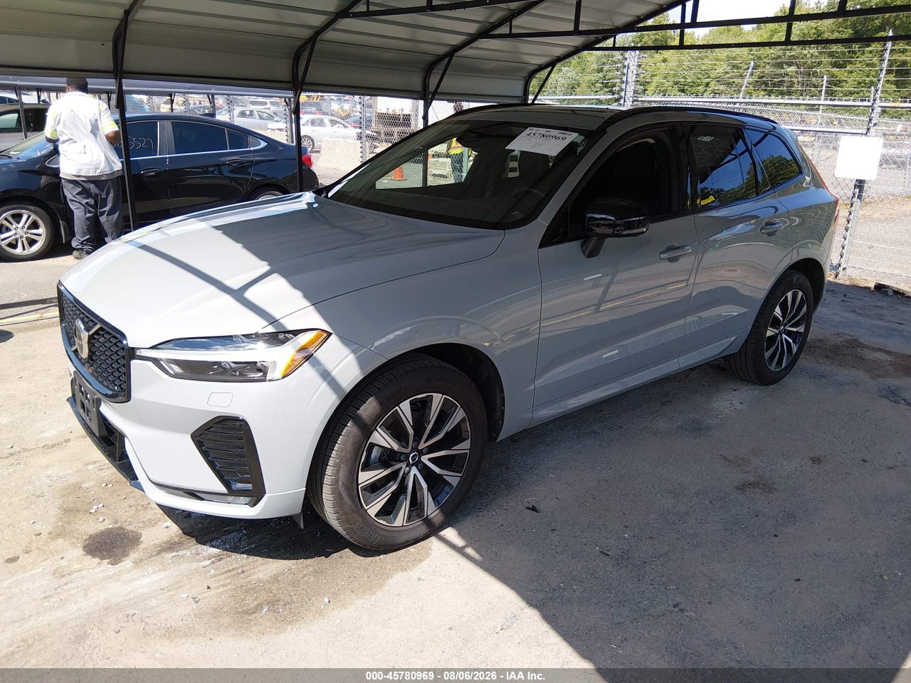 2025 VOLVO XC60 B5 CORE · 2/11