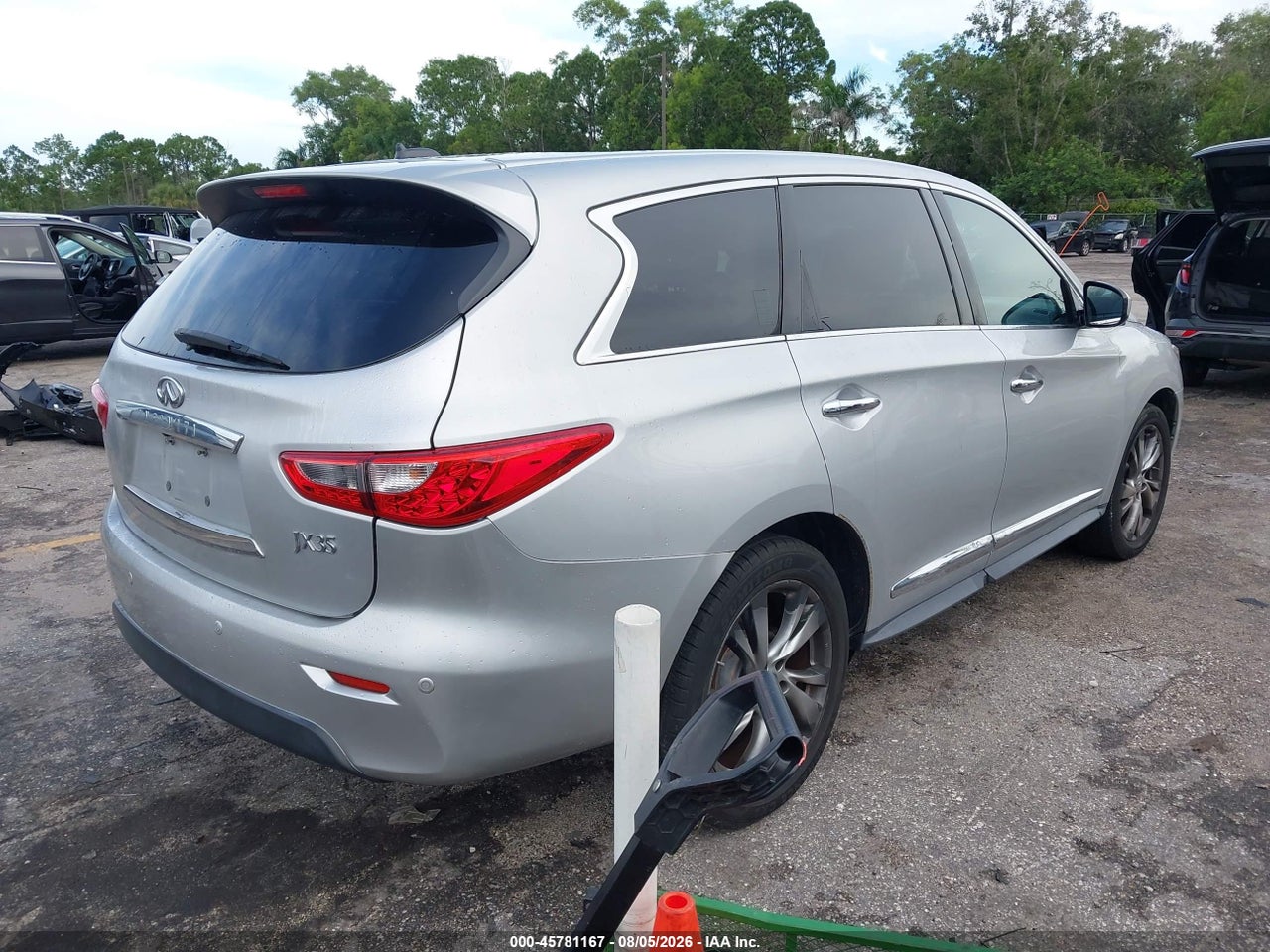 2013 INFINITI JX35   · 4/11