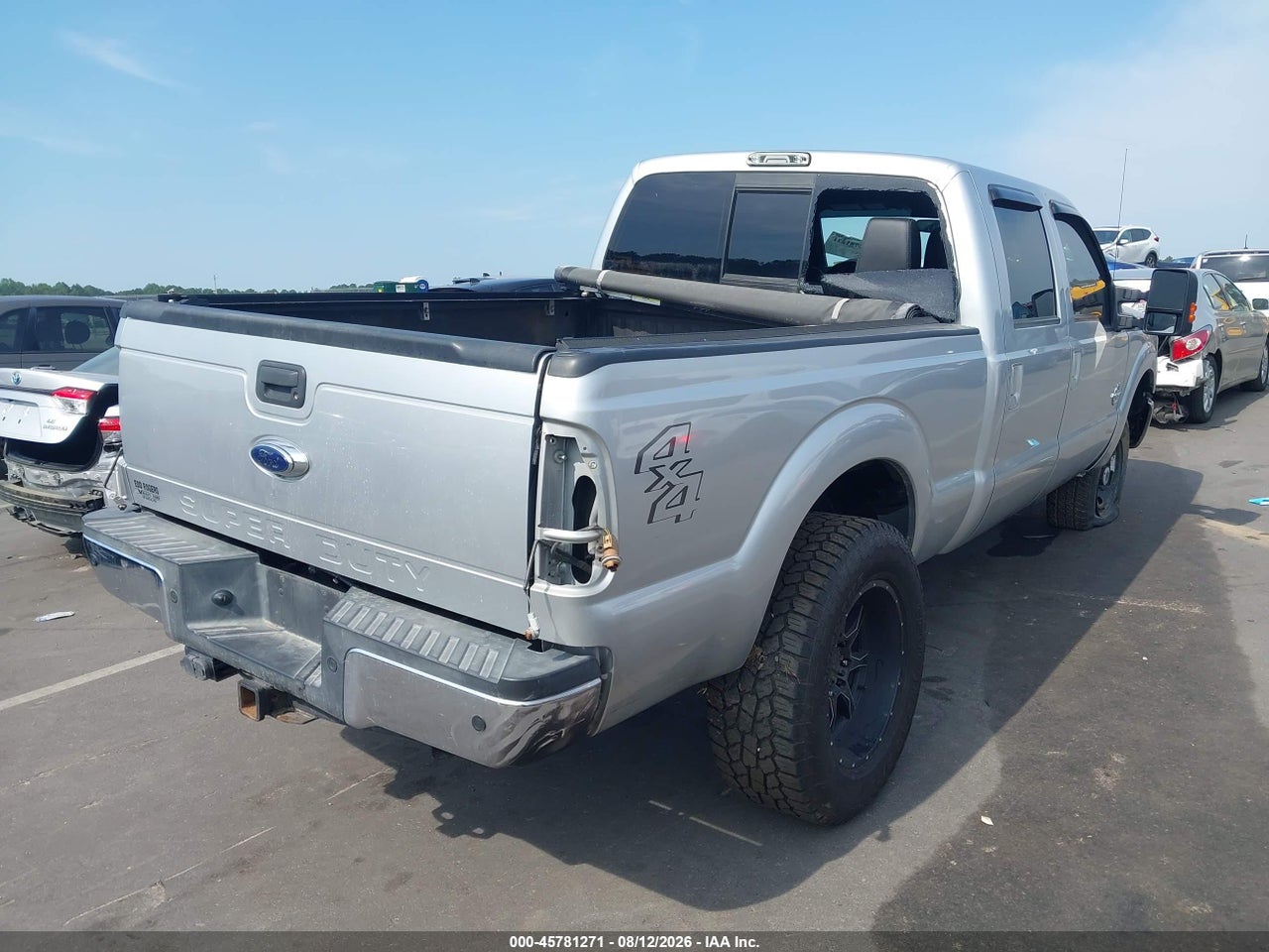 2016 FORD F-250 LARIAT · 4/11