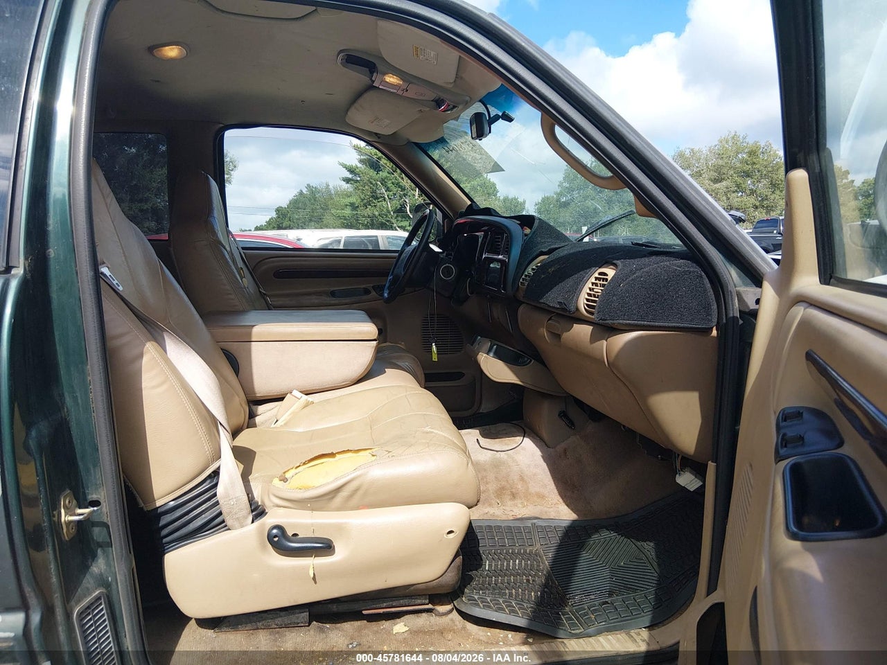 2001 DODGE RAM 1500 ST · 5/11