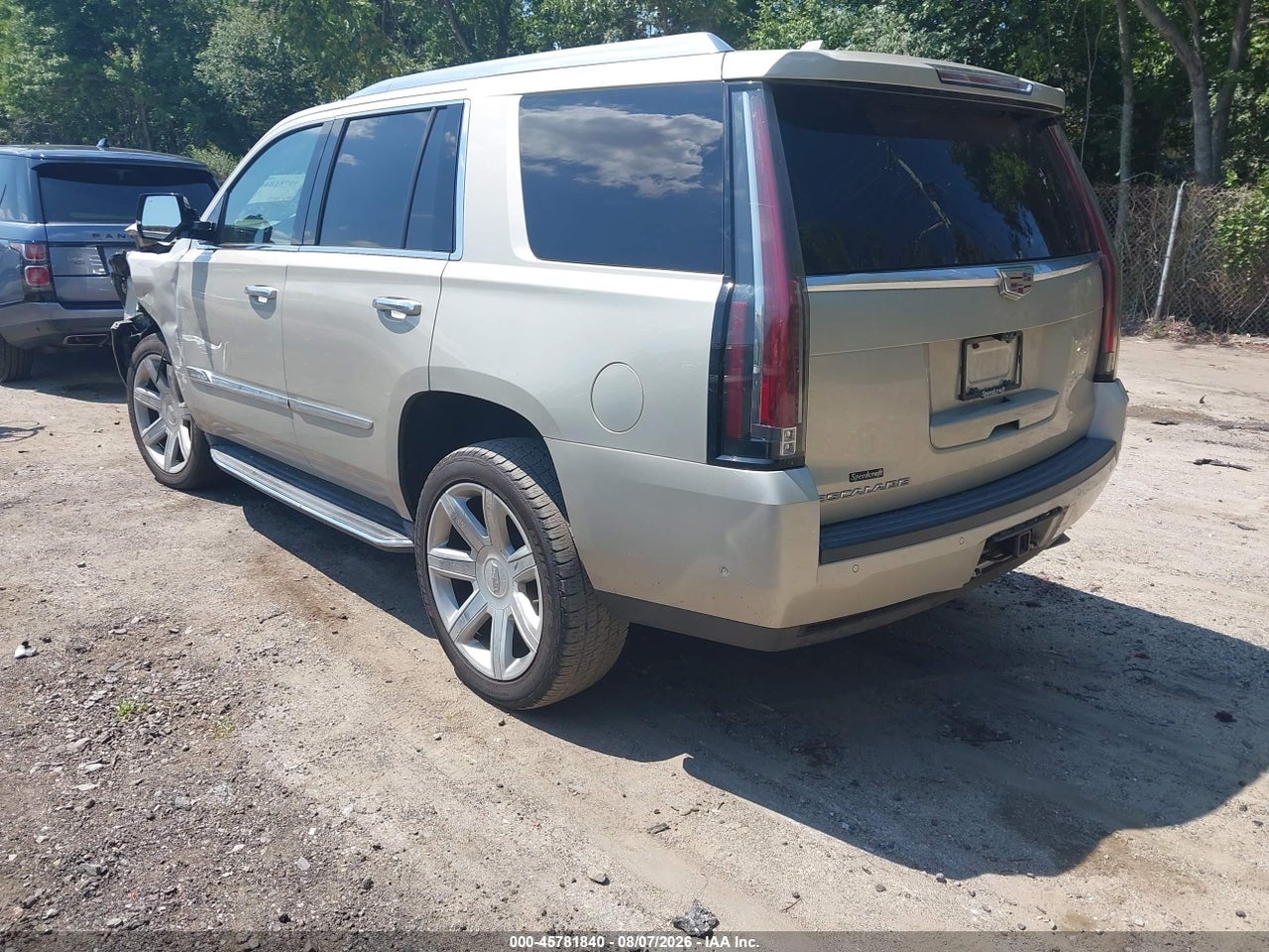 2017 CADILLAC ESCALADE LUXURY · 3/11