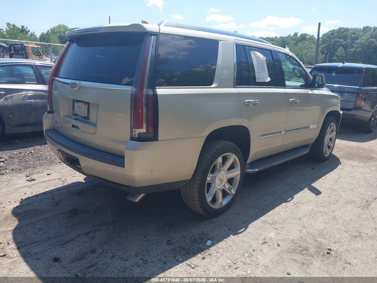 2017 CADILLAC ESCALADE LUXURY · 4/11