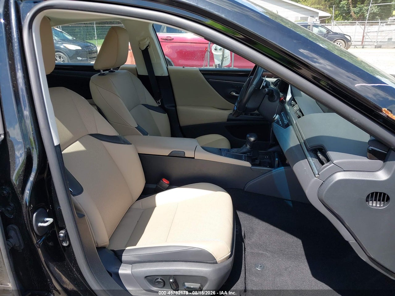 2021 LEXUS ES 250 · 5/11