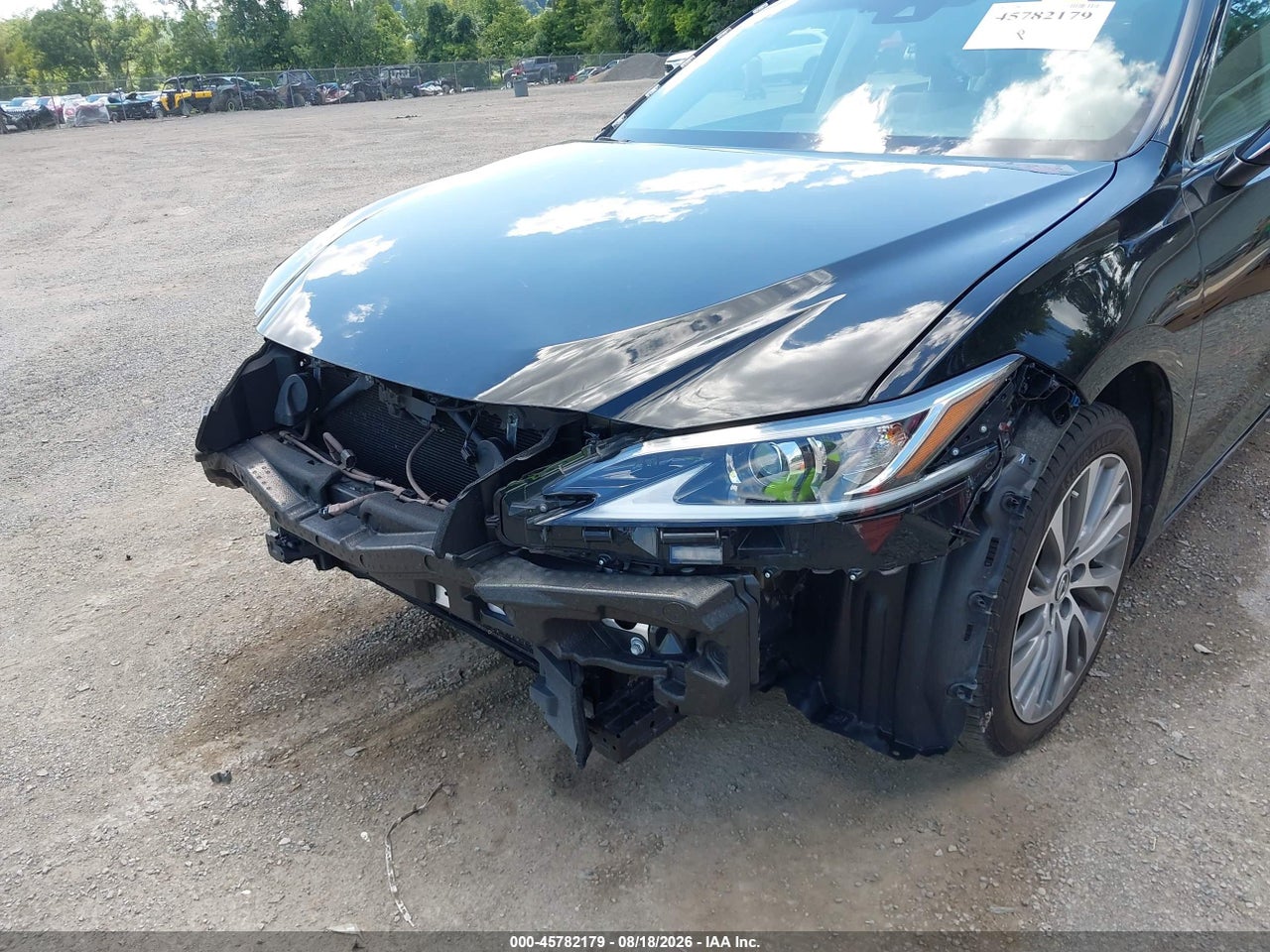 2021 LEXUS ES 250 · 6/11
