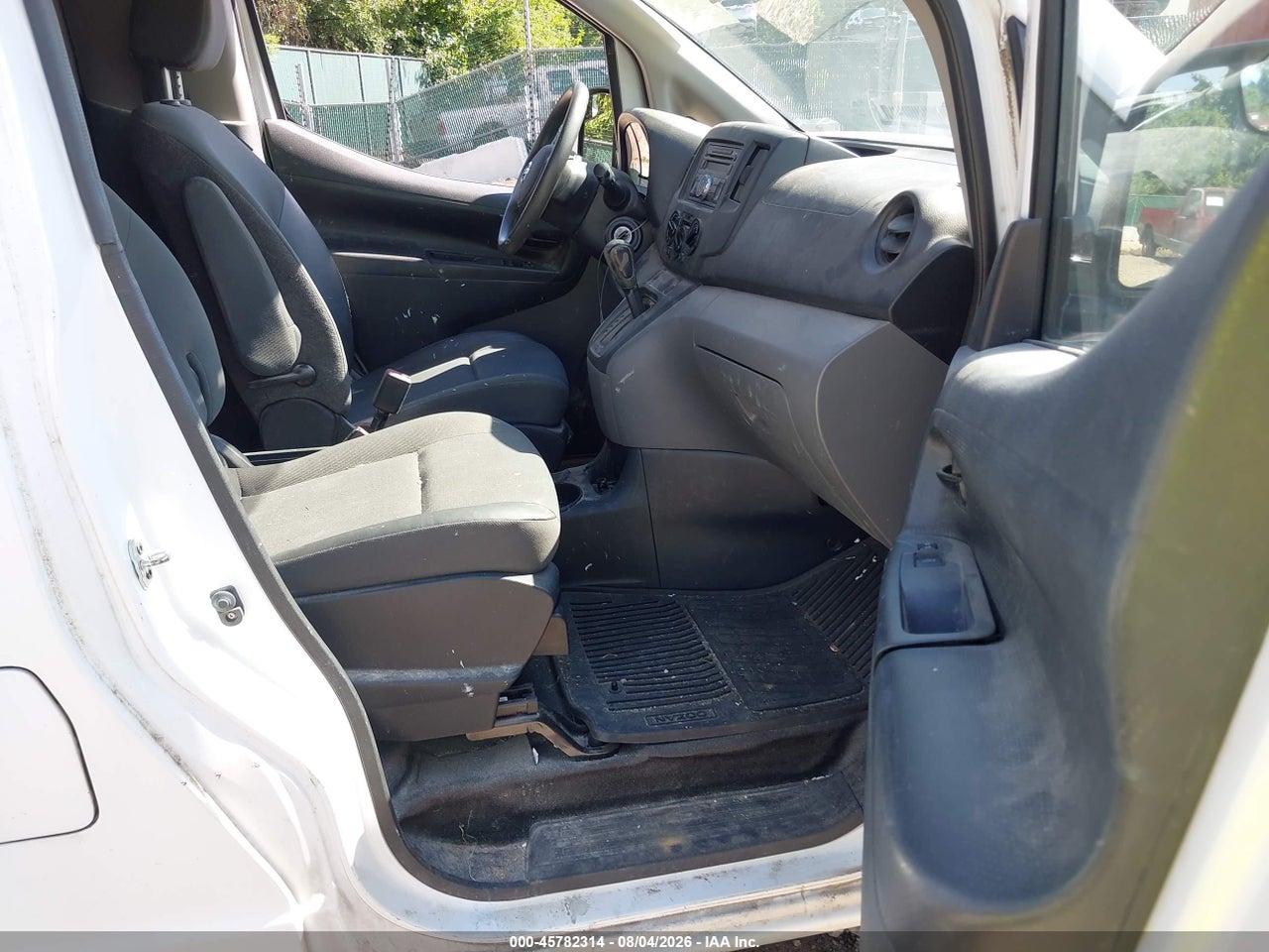 2017 NISSAN NV200 S · 5/11