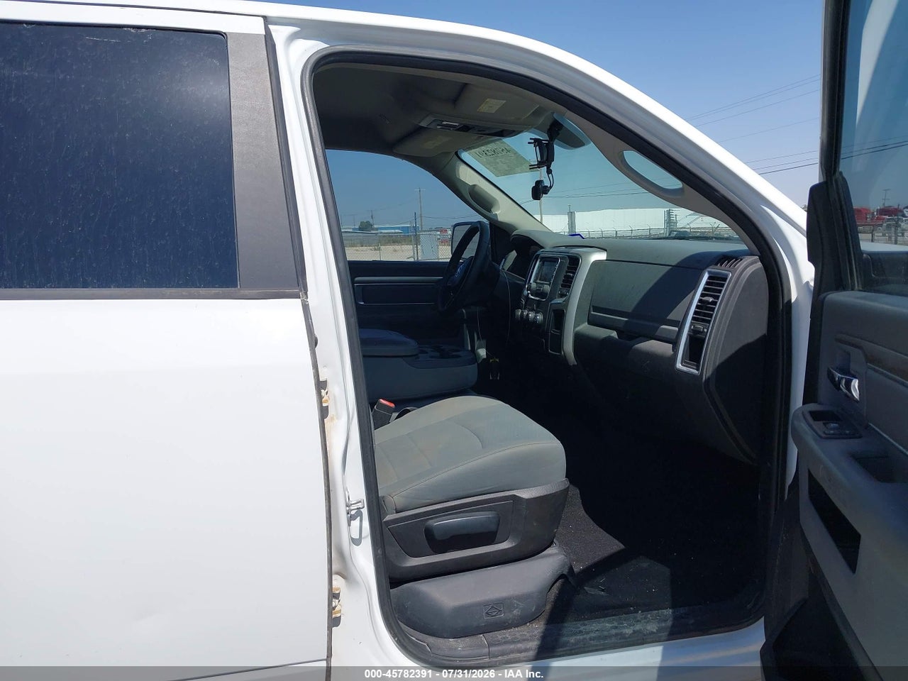 2019 RAM 1500 CLASSIC SLT  4X2 6'4 BOX · 5/11