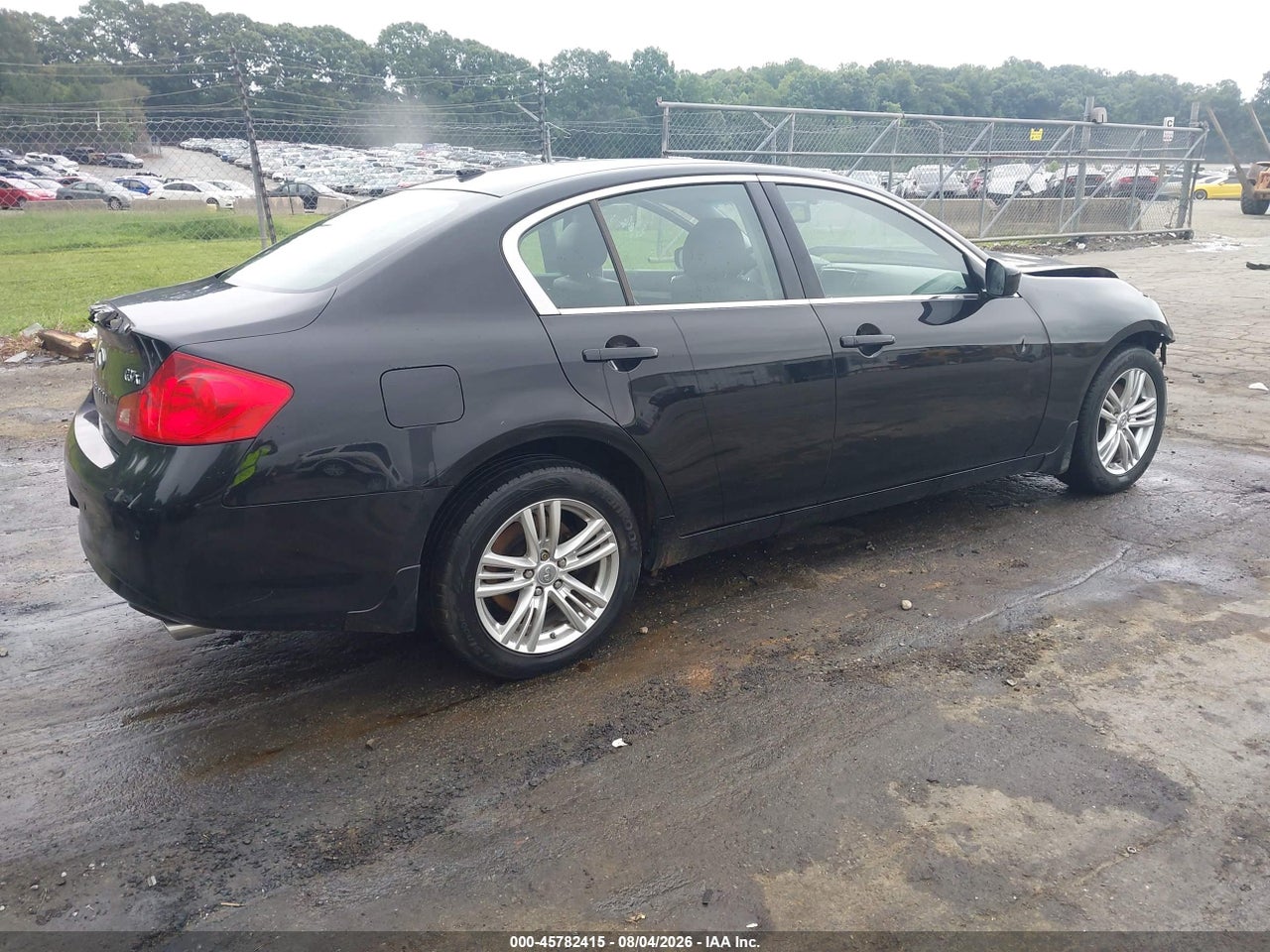 2010 INFINITI G37X · 4/11