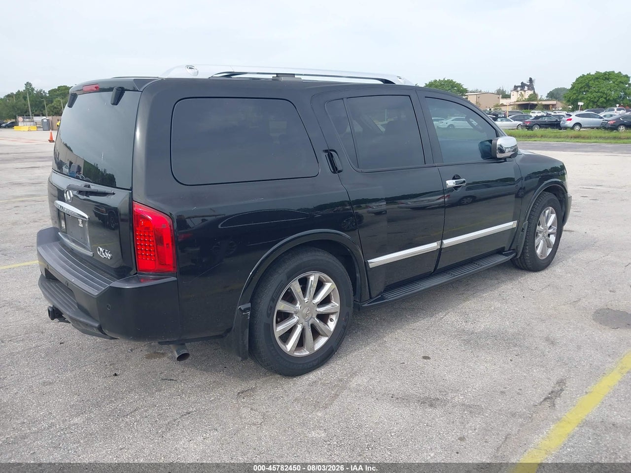 2010 INFINITI QX56   · 4/11
