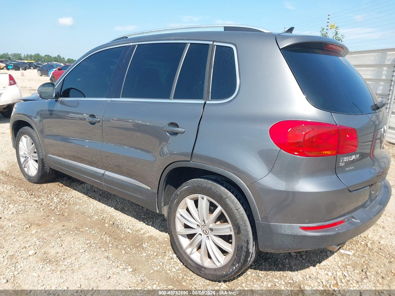 2016 VOLKSWAGEN TIGUAN SE · 3/11