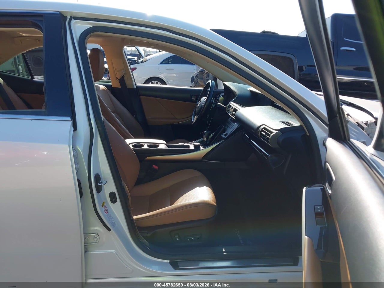 2016 LEXUS IS 200T · 5/11
