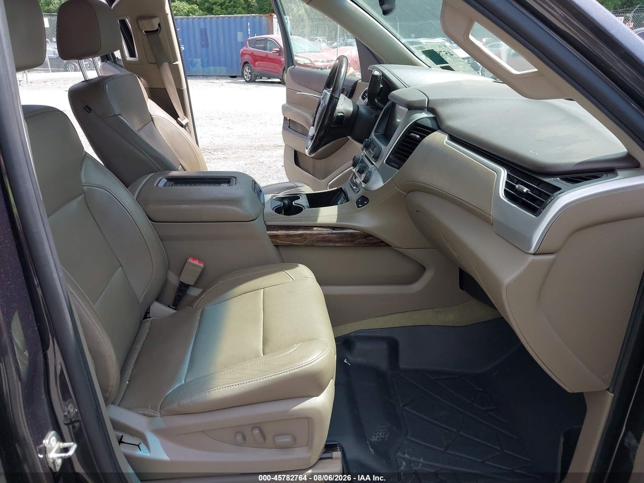 1GKS2GKC5GR****** · 2016 GMC YUKON XL SLT · 5/10