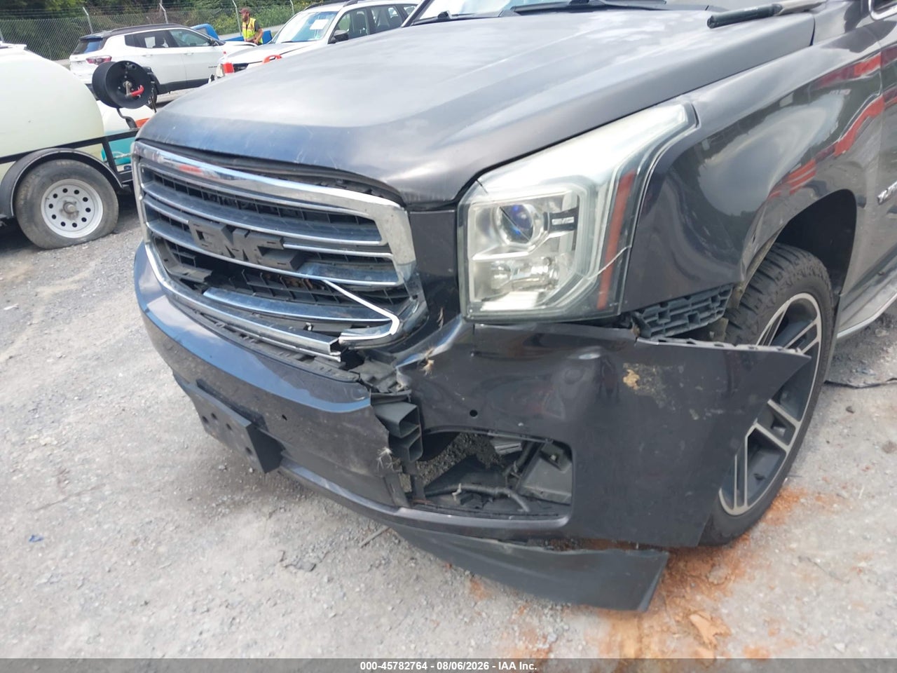 1GKS2GKC5GR****** · 2016 GMC YUKON XL SLT · 6/10