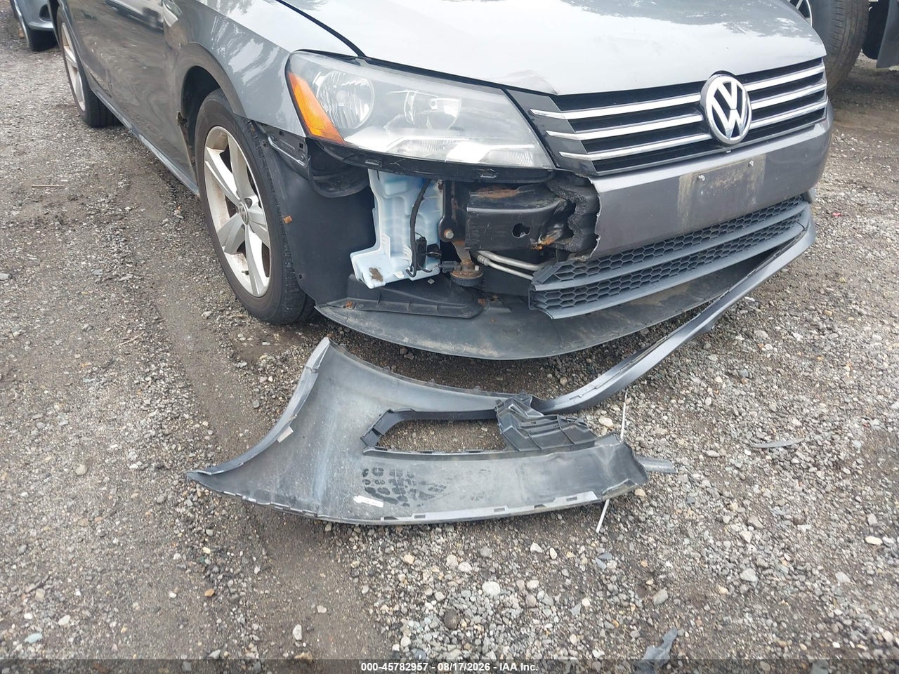 2012 VOLKSWAGEN PASSAT 2.5L SE · 6/11